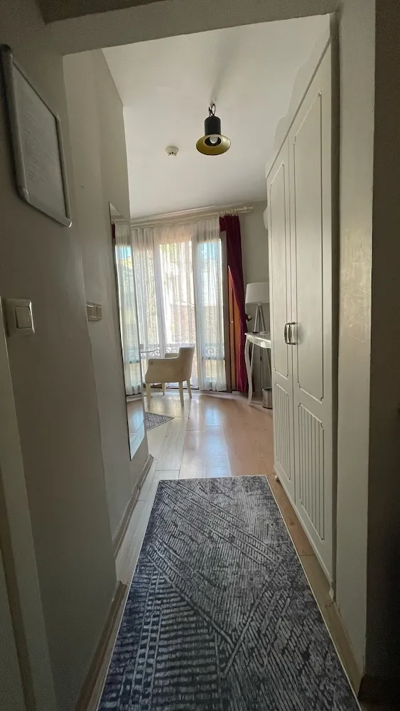 Honeymoon Tek Büyük Yataklı Oda