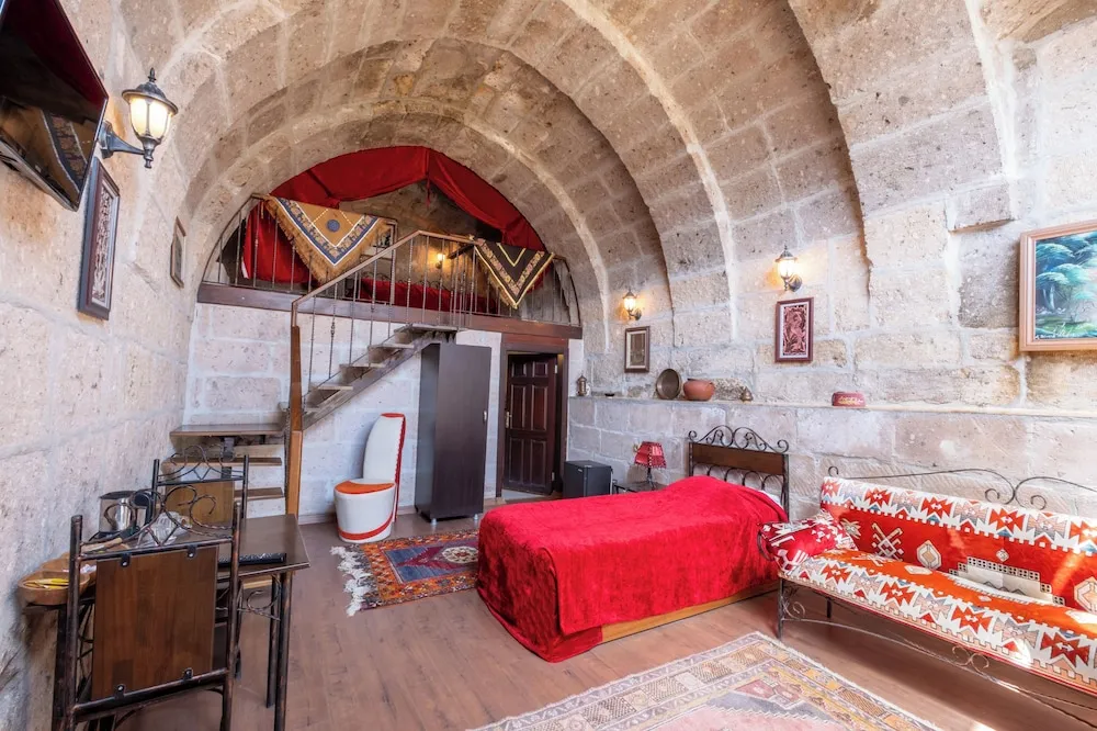 Traditional Üç Kişilik Oda