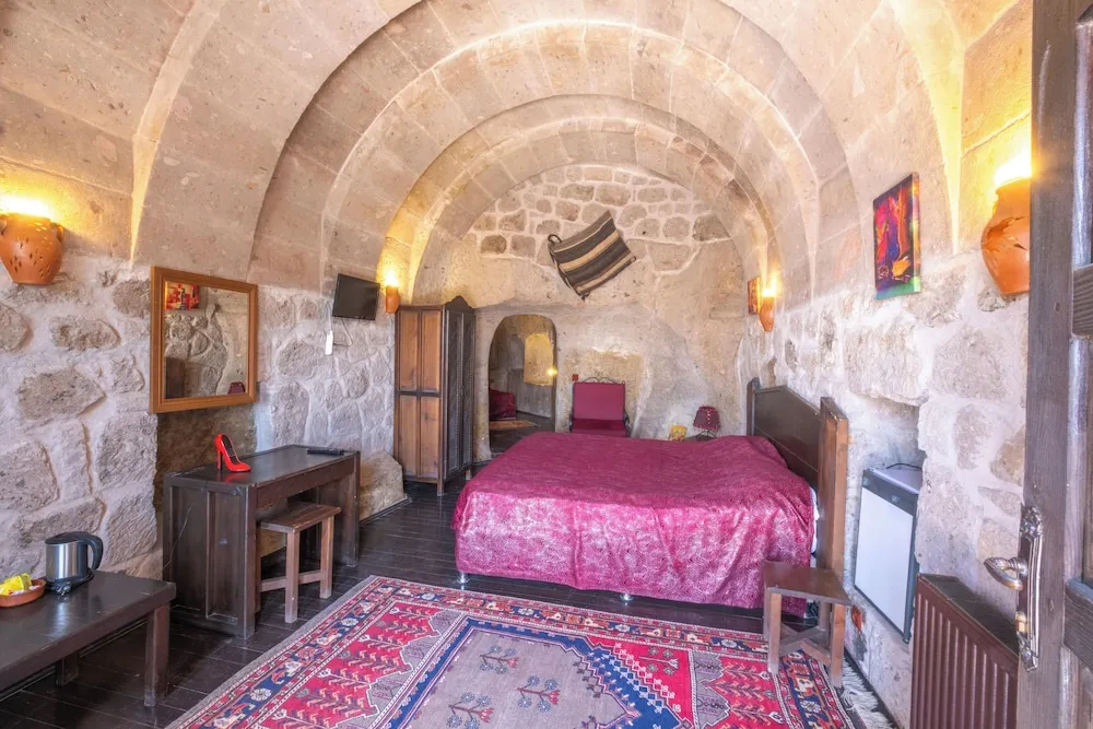 Traditional Üç Kişilik Oda