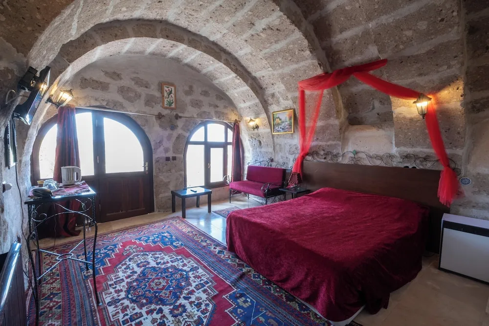 Traditional Üç Kişilik Oda