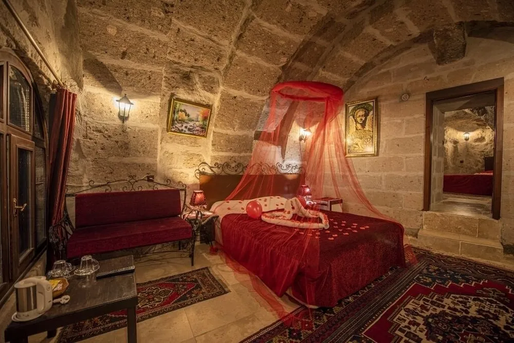 Traditional Üç Kişilik Oda