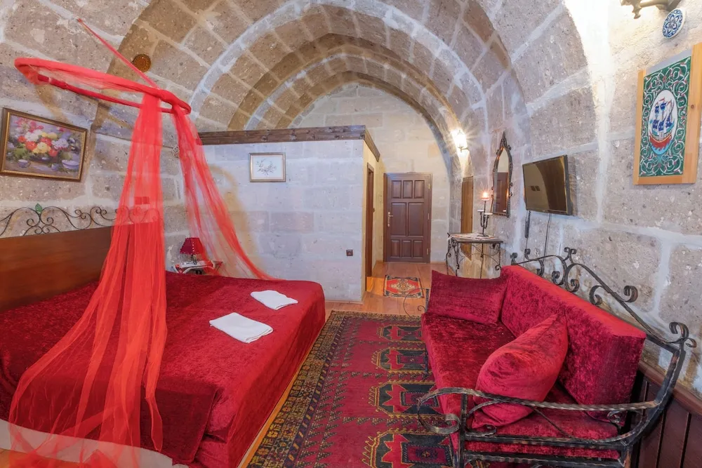 Traditional Büyük Yataklı Tek Kişilik Oda