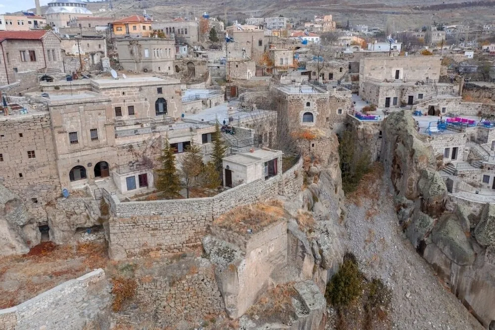 Traditional Büyük Yataklı Tek Kişilik Oda