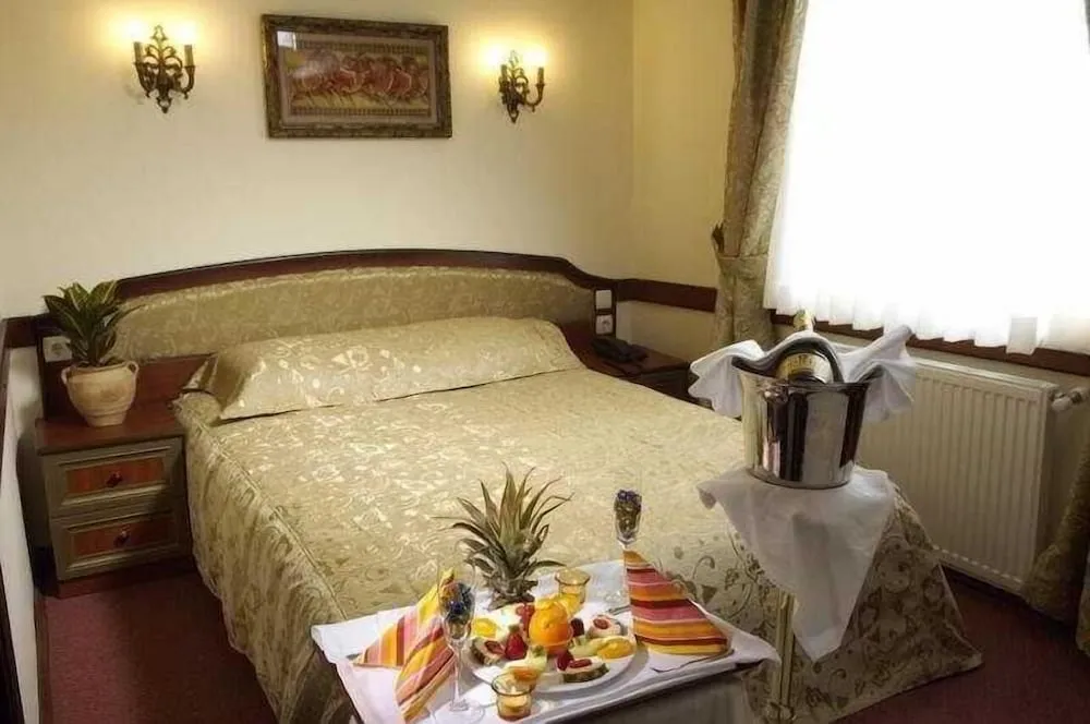 Family Dört Kişilik Oda