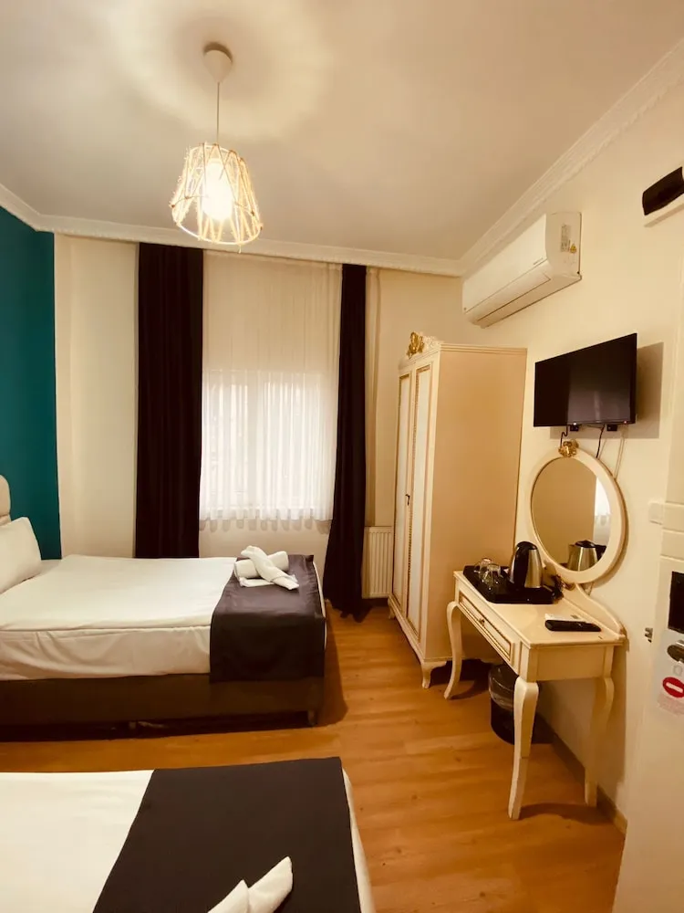 Standard Tek Büyük veya İki Ayrı Yataklı Oda