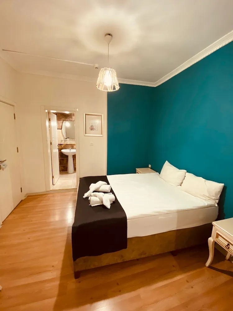 Standard Tek Büyük veya İki Ayrı Yataklı Oda