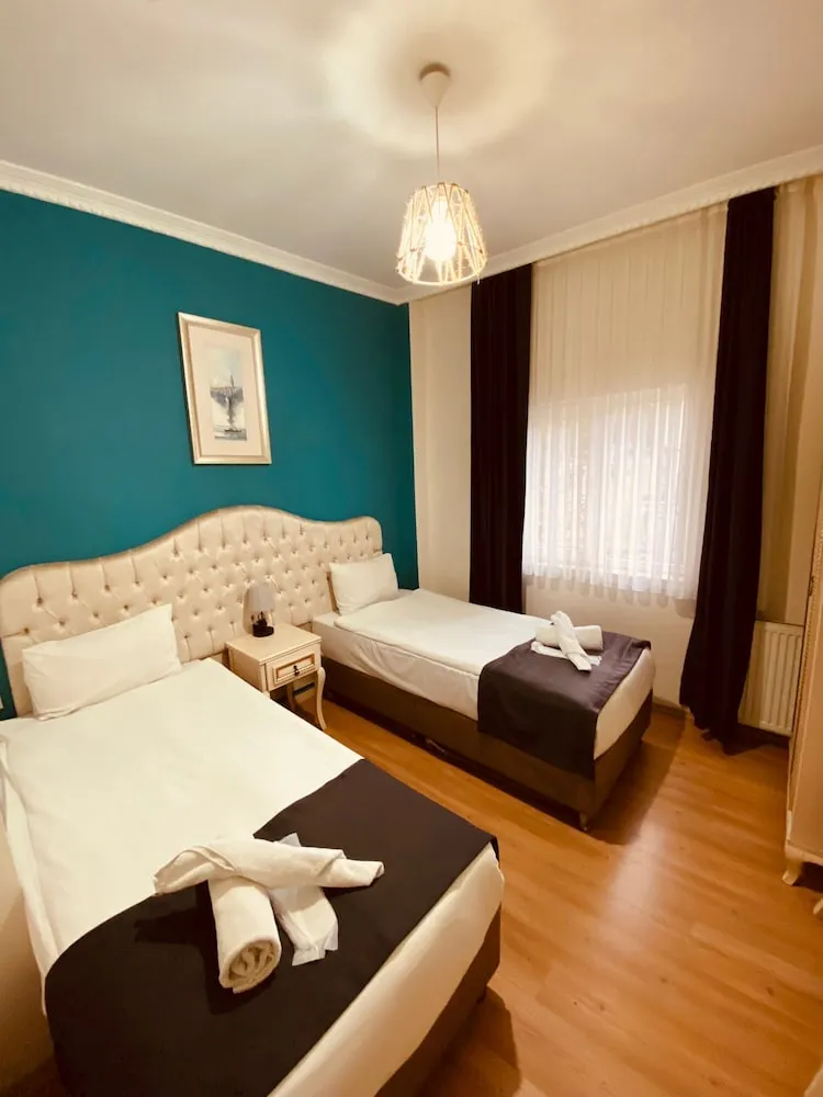 Standard Tek Büyük veya İki Ayrı Yataklı Oda