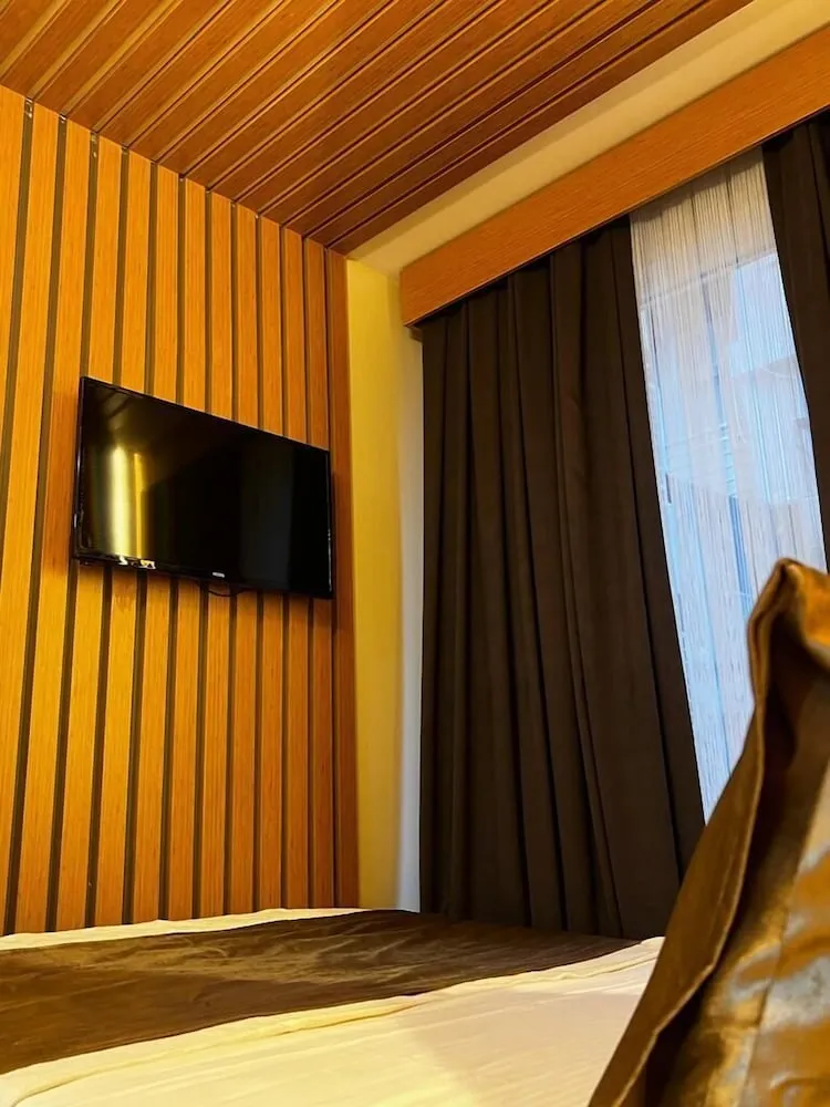 Standard Tek Büyük veya İki Ayrı Yataklı Oda