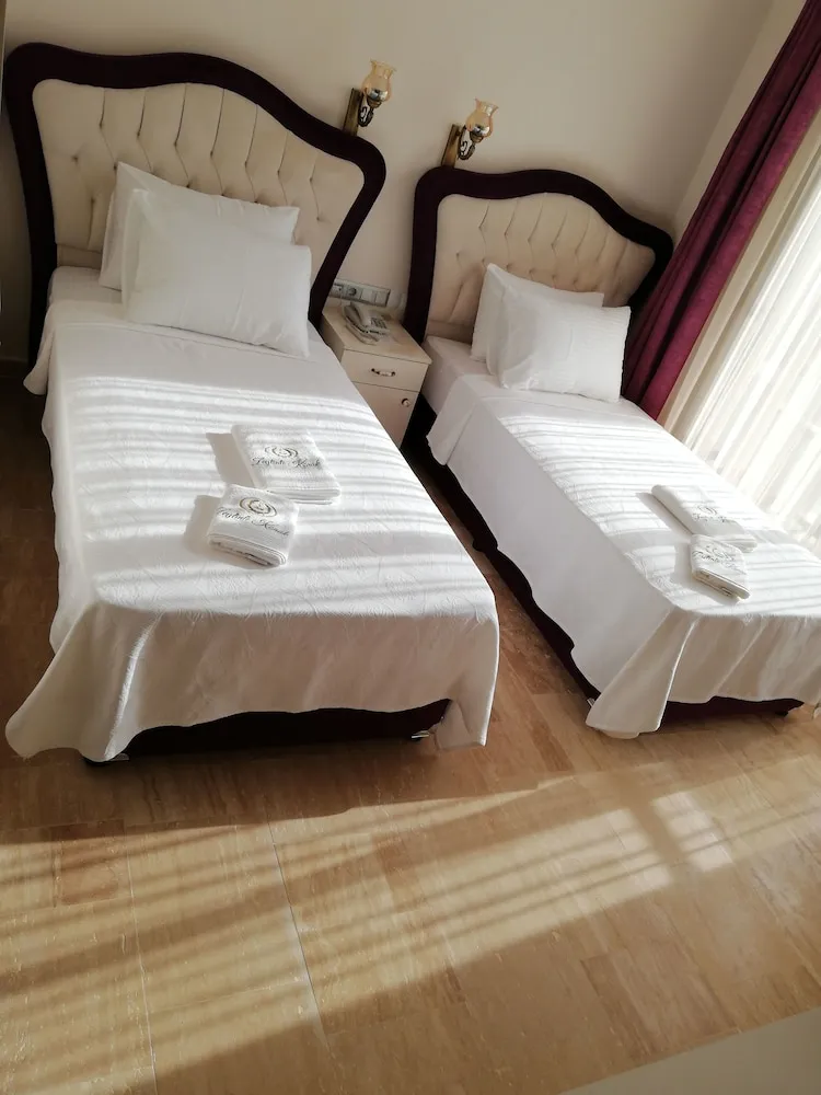 İki Ayrı Yataklı Oda, Dağ Manzaralı