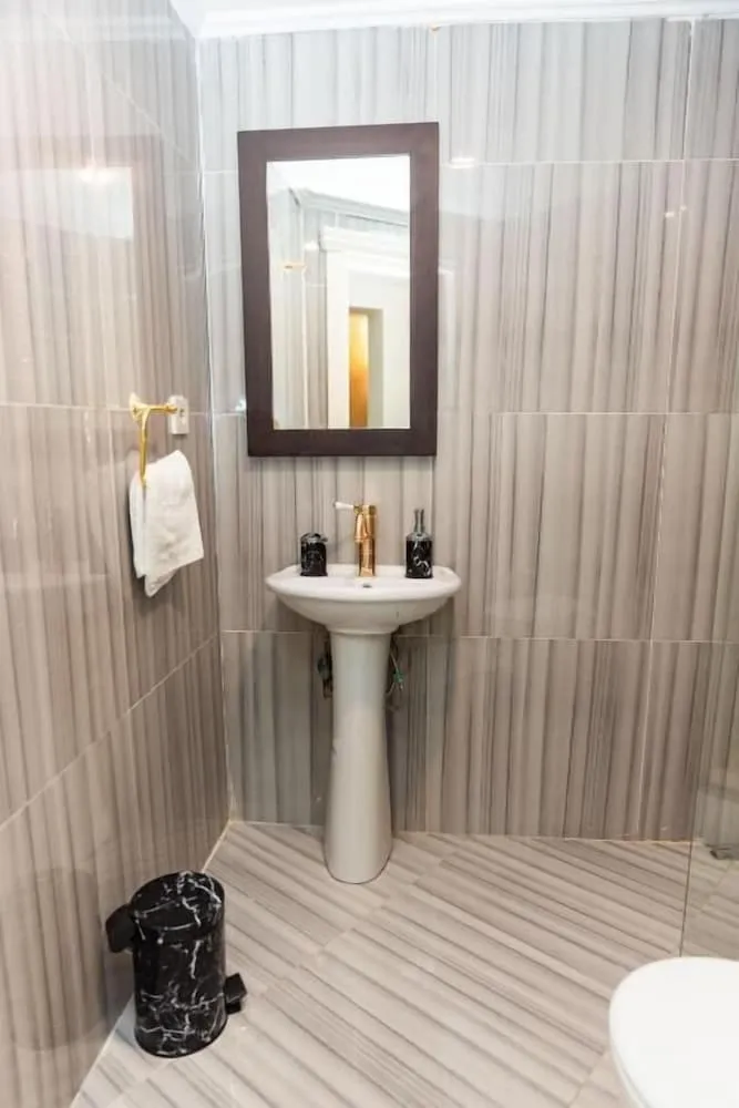 Deluxe Dört Kişilik Oda