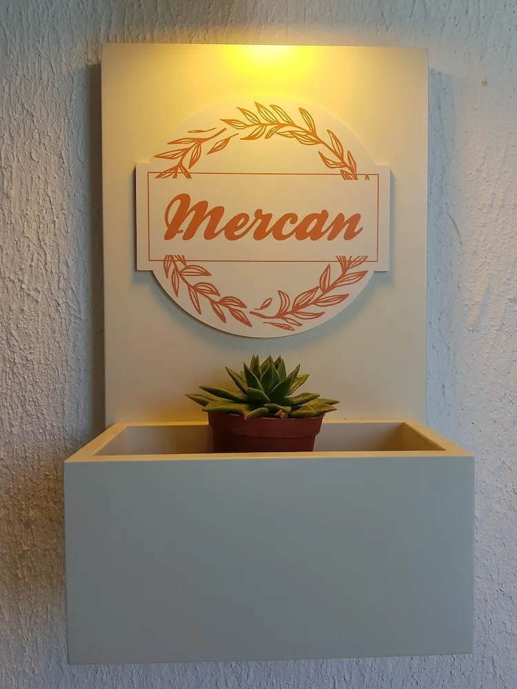 Signature Üç Kişilik Oda, 1 Büyük (Queen) Boy Yatak ve Çekyat, Şehir Manzaralı