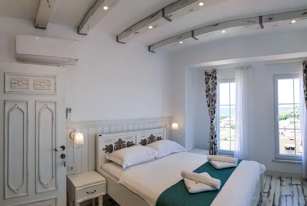 Deluxe Üç Kişilik Oda, Deniz Manzaralı, Denize Bakan