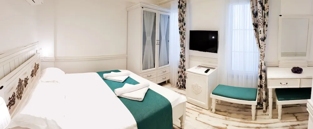 Eonomy Room, Basement