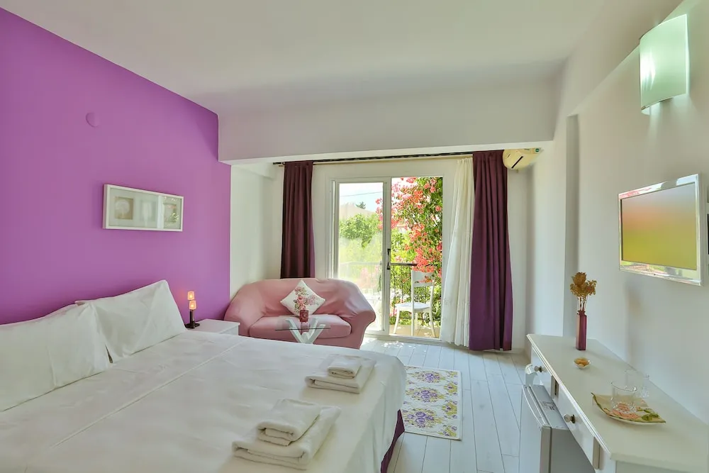 Tek Büyük veya İki Ayrı Yataklı Oda