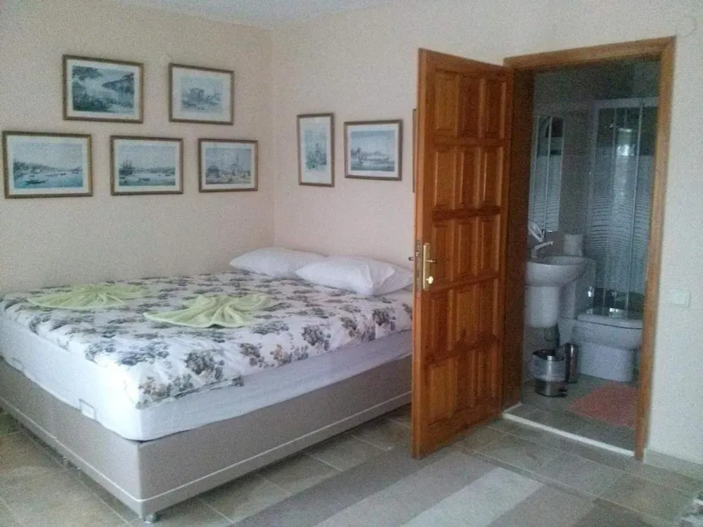 Standard Tek Büyük Yataklı Oda