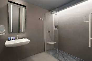 Grand Universe Lucca, Autograph Collection