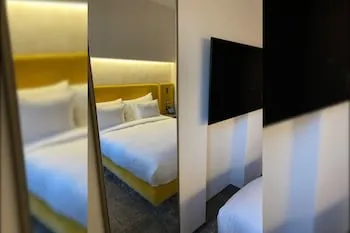 Grand Universe Lucca, Autograph Collection