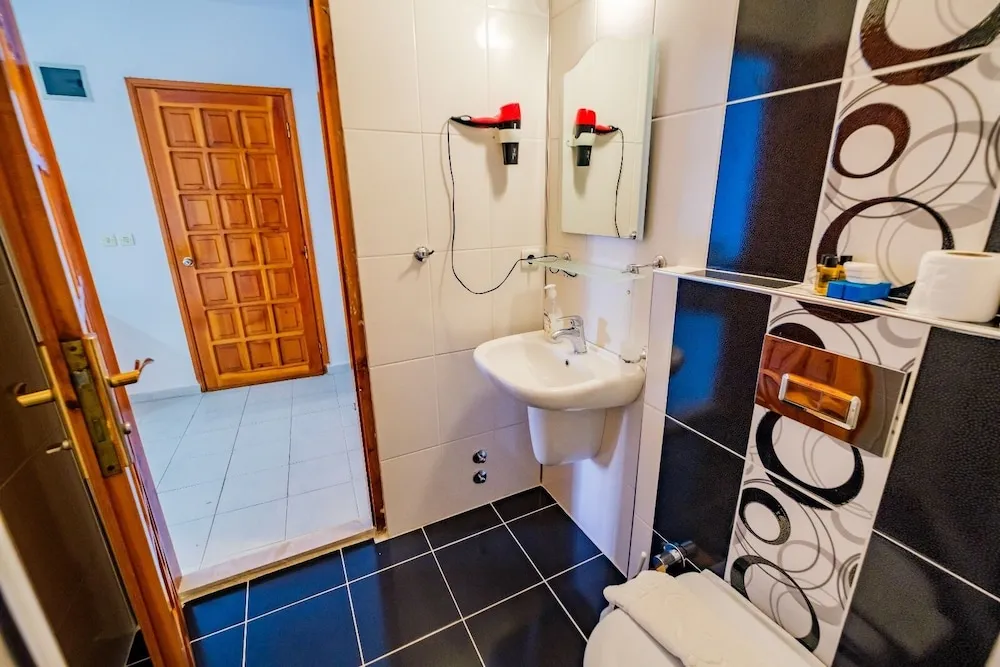 Standard Tek Büyük veya İki Ayrı Yataklı Oda, Şehir Manzaralı