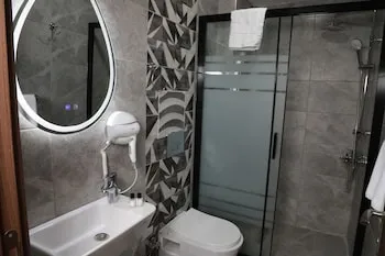 Rays Hotel