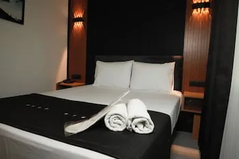 Rays Hotel