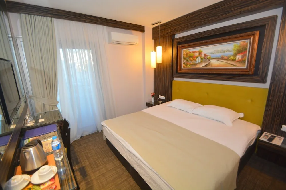 Deluxe Tek Büyük Yataklı Oda