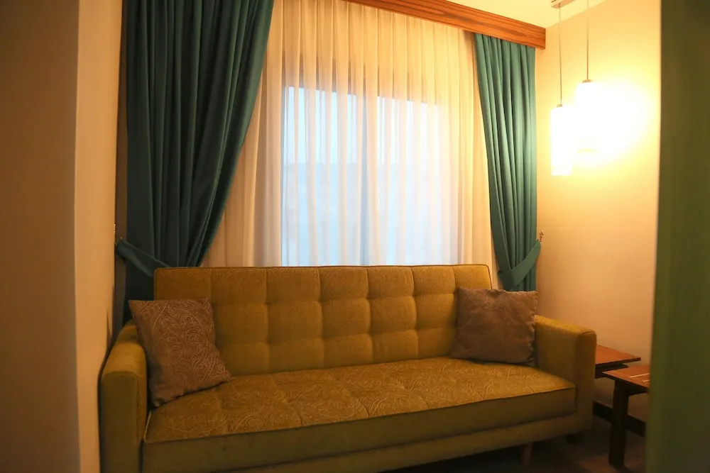 Comfort Tek Büyük Yataklı Oda