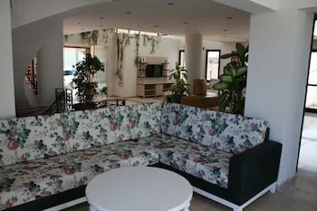 Bronze Hotel