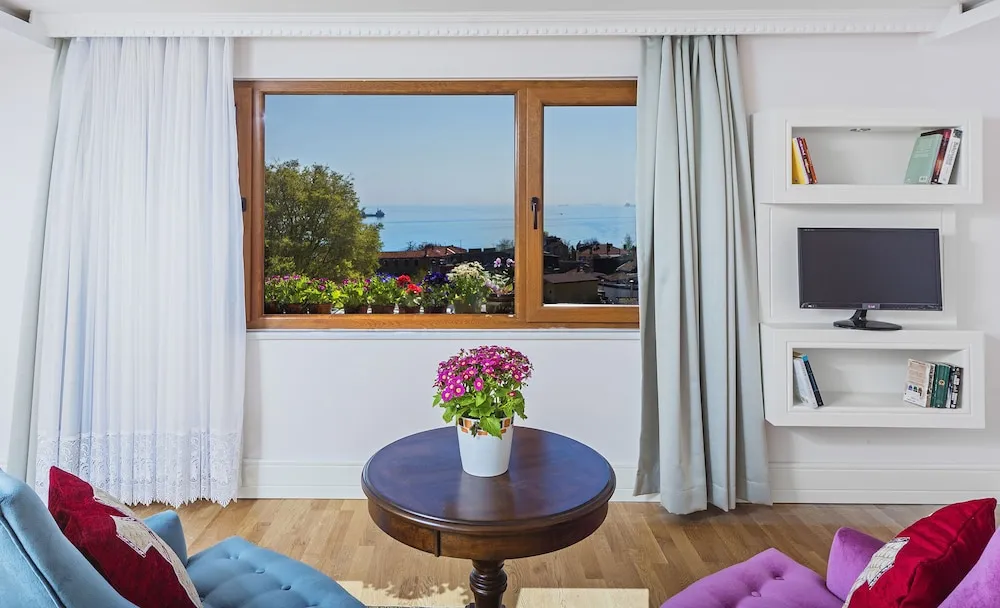 Luxury Apartment, 1 Bedroom, Sea View (Balcony) ''Annex''