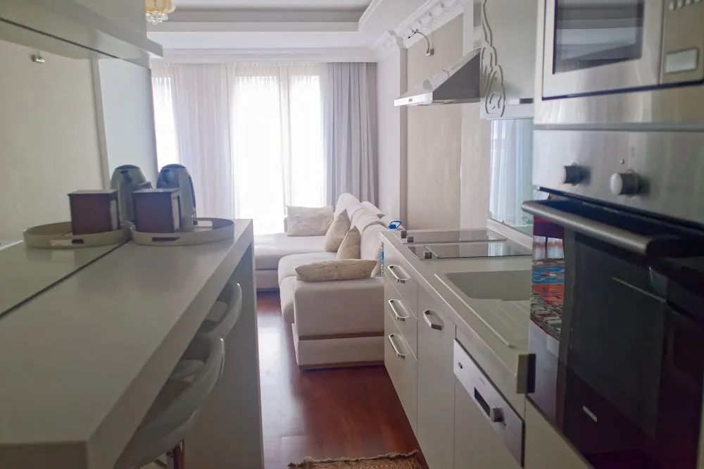 Luxury Apartment, 1 Bedroom, Sea View (Balcony) ''Annex''