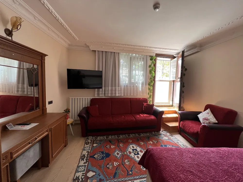 Standard Suite - Half Basement