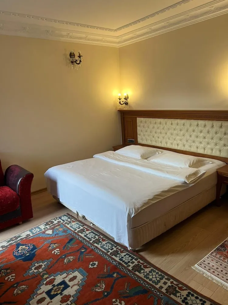 Standard Suite - Half Basement