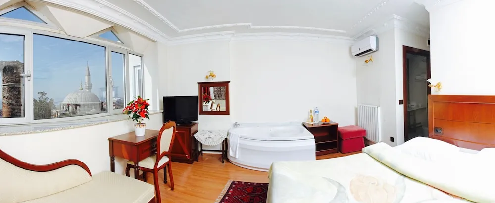 Deluxe Tek Büyük Yataklı Oda, Sıcak Su Küveti, Deniz Manzaralı