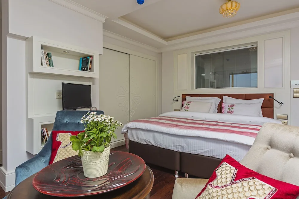 Luxury Apartment, 1 Bedroom, Kitchen, Garden ''Annex''