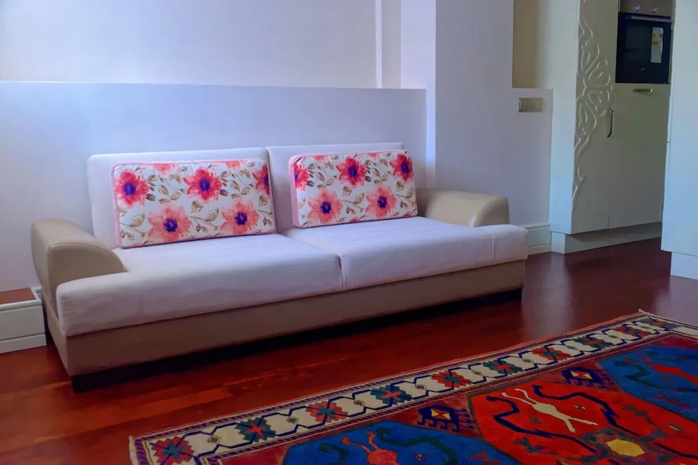 Luxury Apartment, 1 Bedroom, Kitchen, Garden ''Annex''