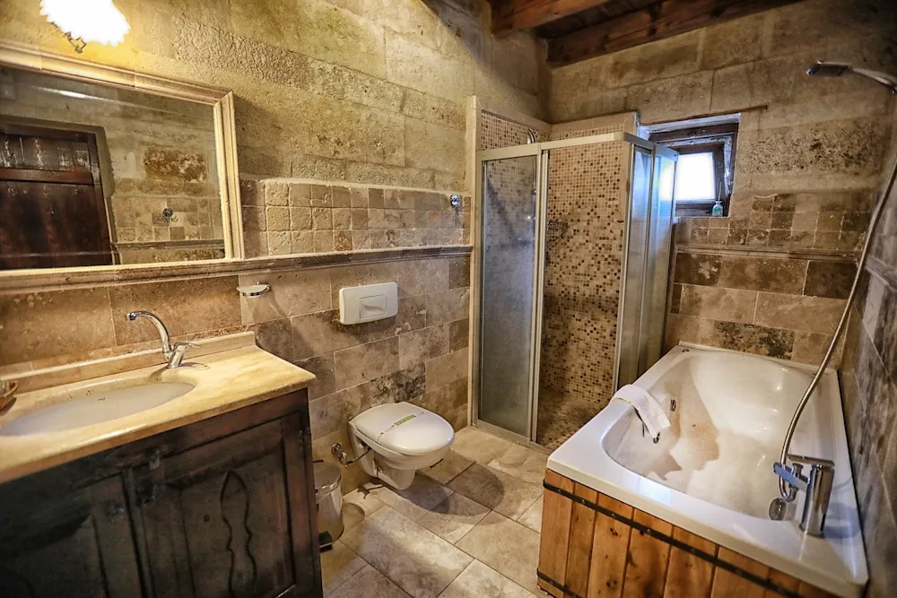 Stone Deluxe Triple-Lower Floor