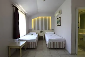 Leda Beach Hotel