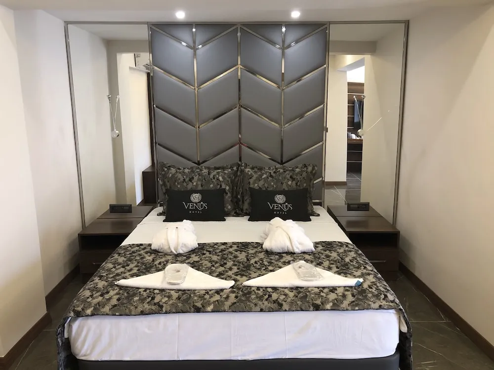 Tek Büyük Yataklı Oda