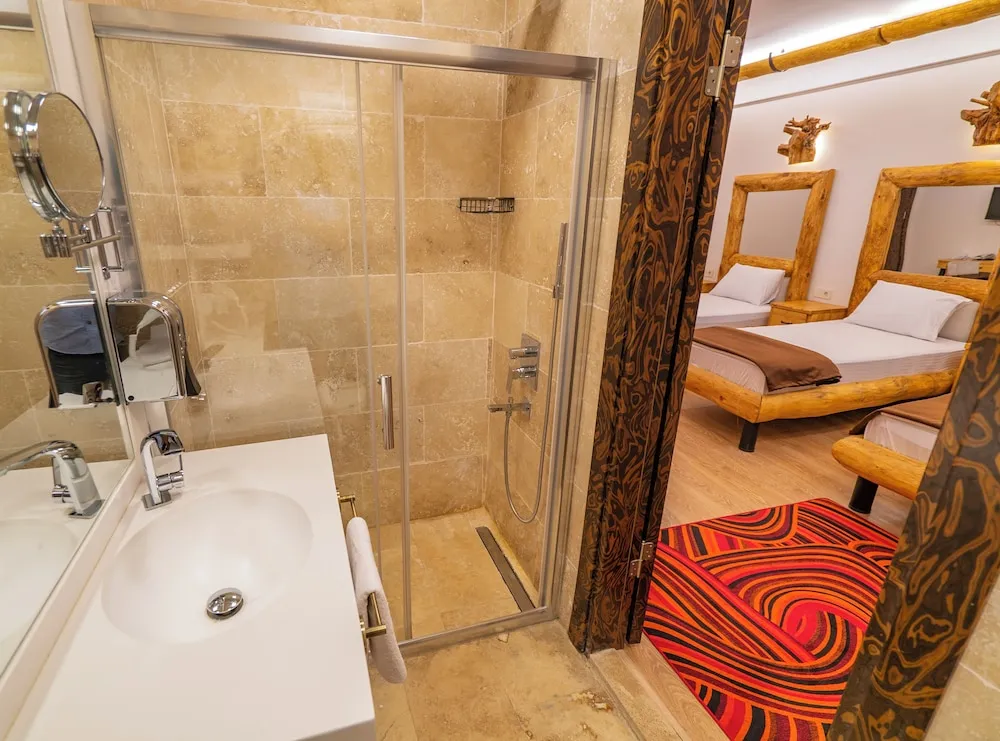 Comfort Tek Büyük Yataklı Oda