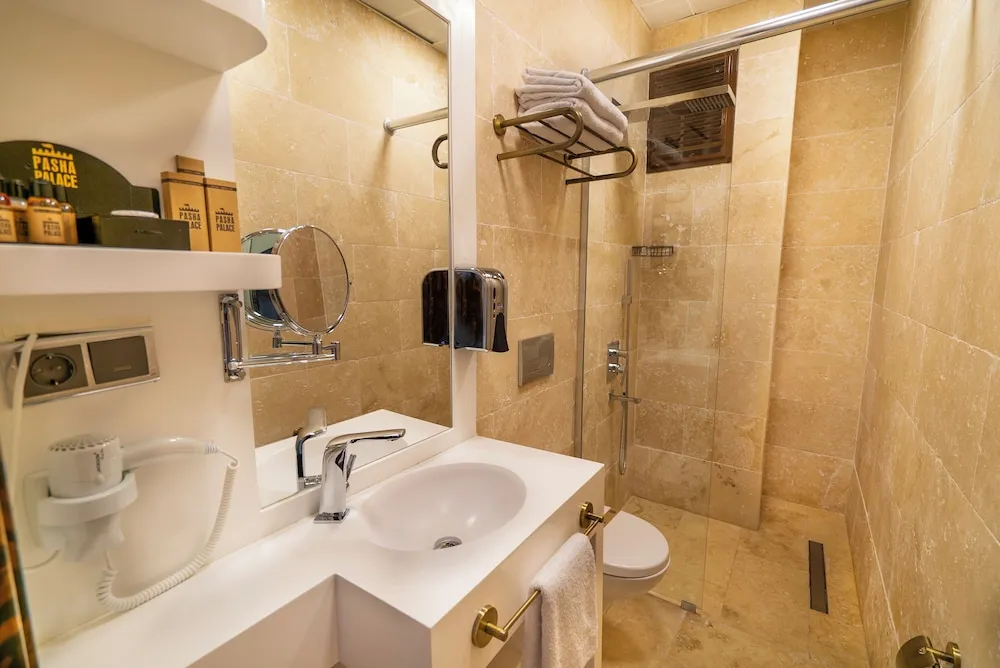 Comfort Tek Büyük Yataklı Oda