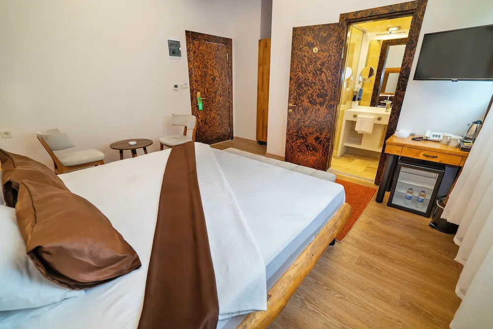 Comfort Tek Büyük Yataklı Oda