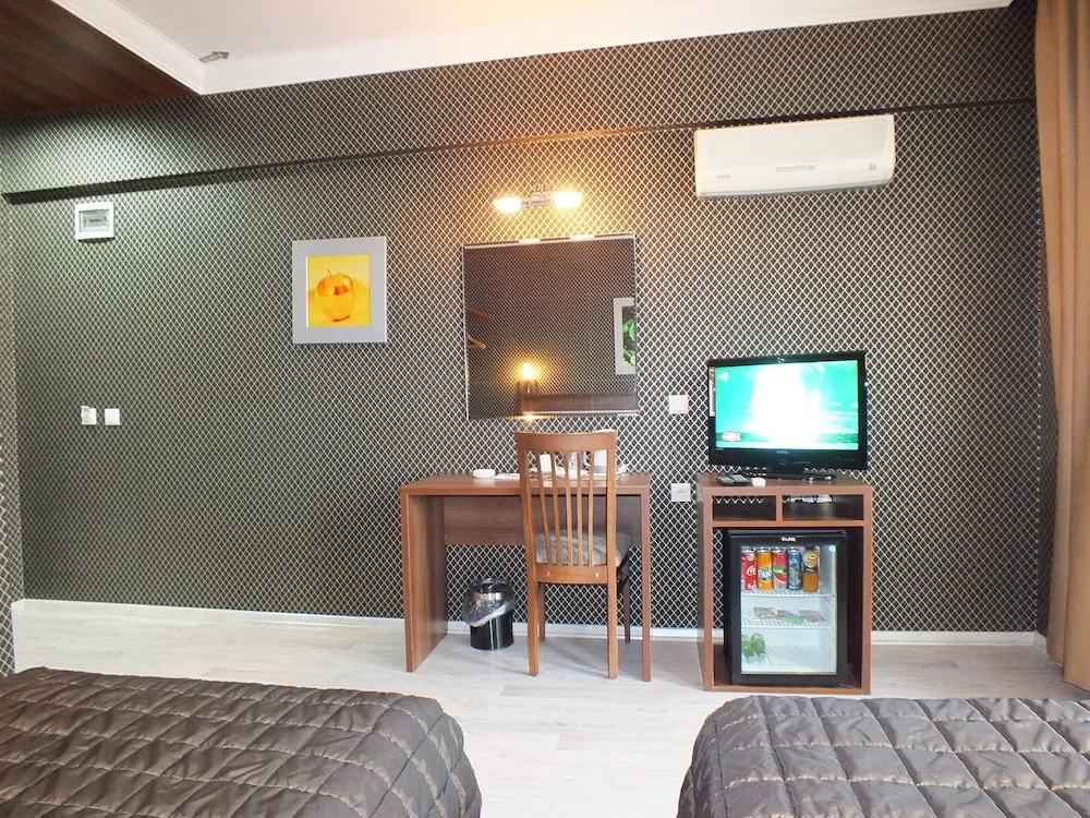 City İki Ayrı Yataklı Oda, 2 Tek Kişilik Yatak, Dağ Manzaralı