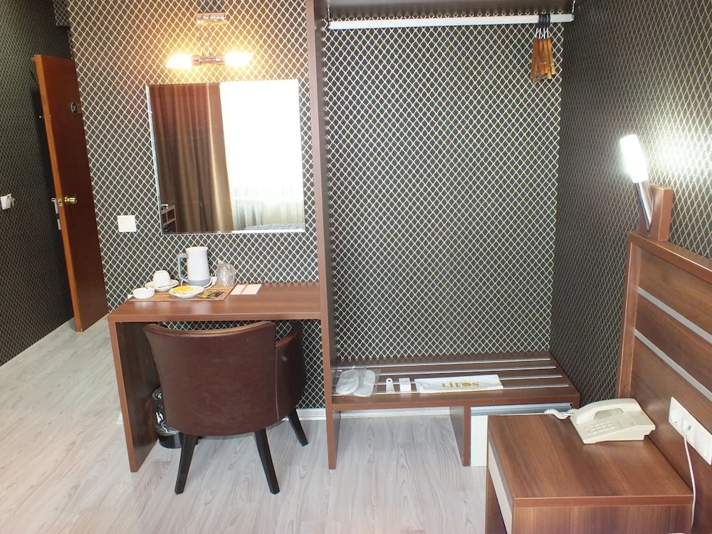 City İki Ayrı Yataklı Oda, 2 Tek Kişilik Yatak, Dağ Manzaralı
