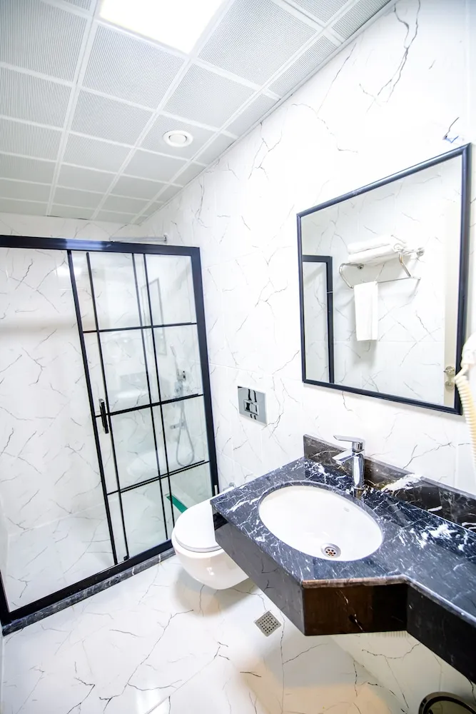 Üç Kişilik Oda