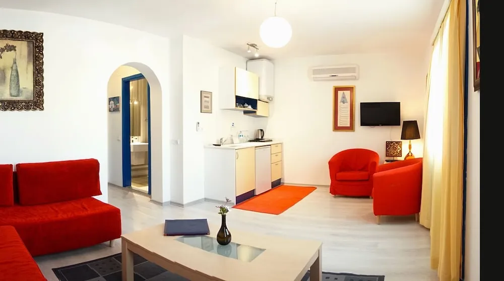Grand Süit, Havuz Manzaralı