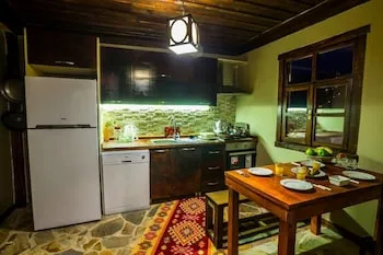 Şamlıoğlu Tarihi Köşkü