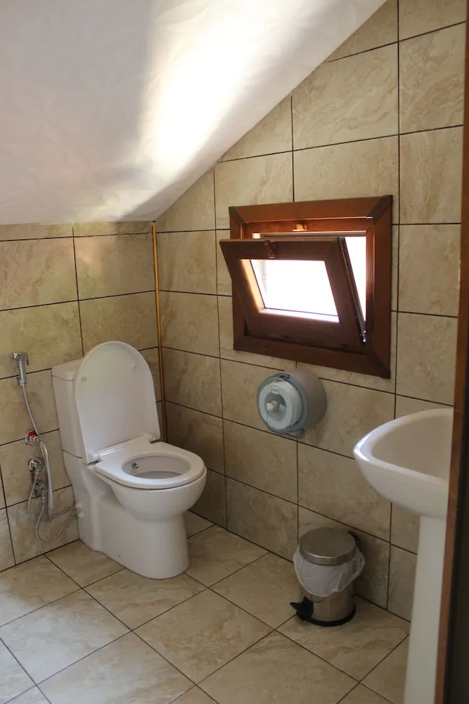 Kır Evi, Balkon, Dağ Yamacı