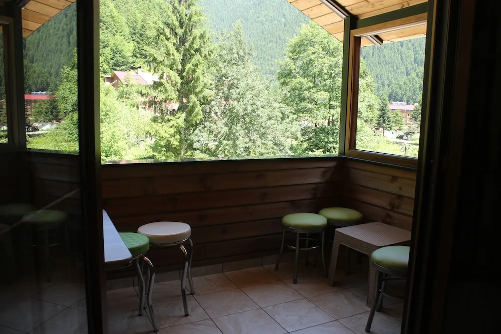 Kır Evi, Balkon, Dağ Yamacı