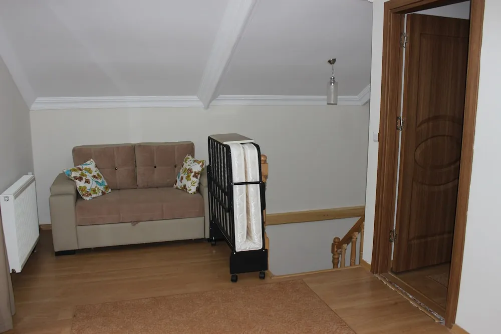 Kır Evi, Balkon, Dağ Yamacı