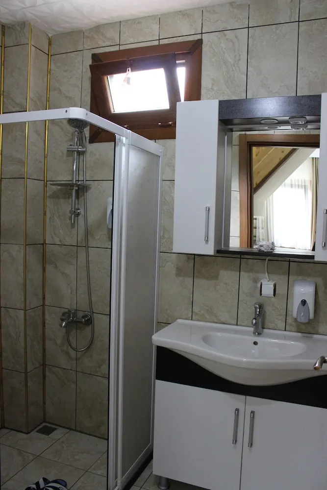 Kır Evi, Balkon, Dağ Yamacı