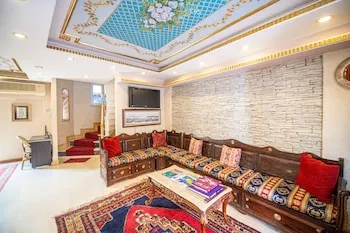 Kaftan Hotel